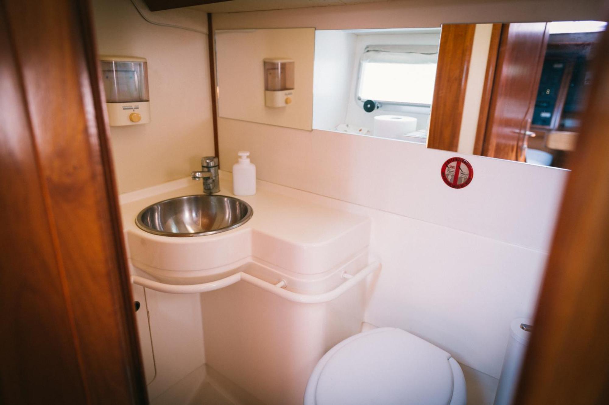 Hotel Sleep In Boat Katania Zewnętrze zdjęcie